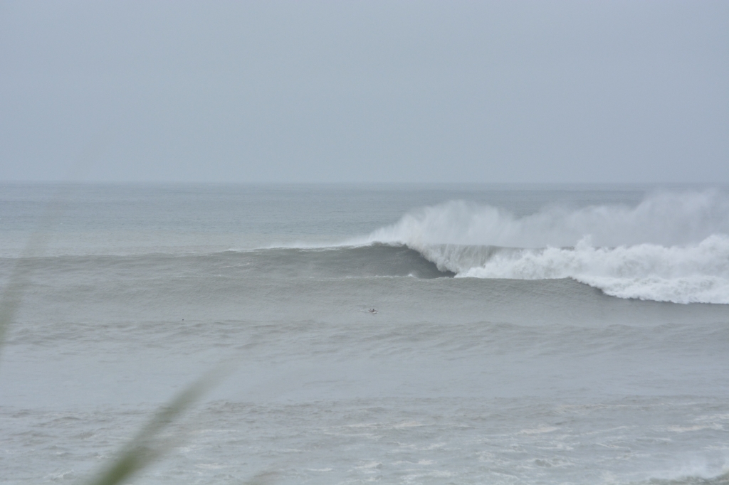 outside reef breaks